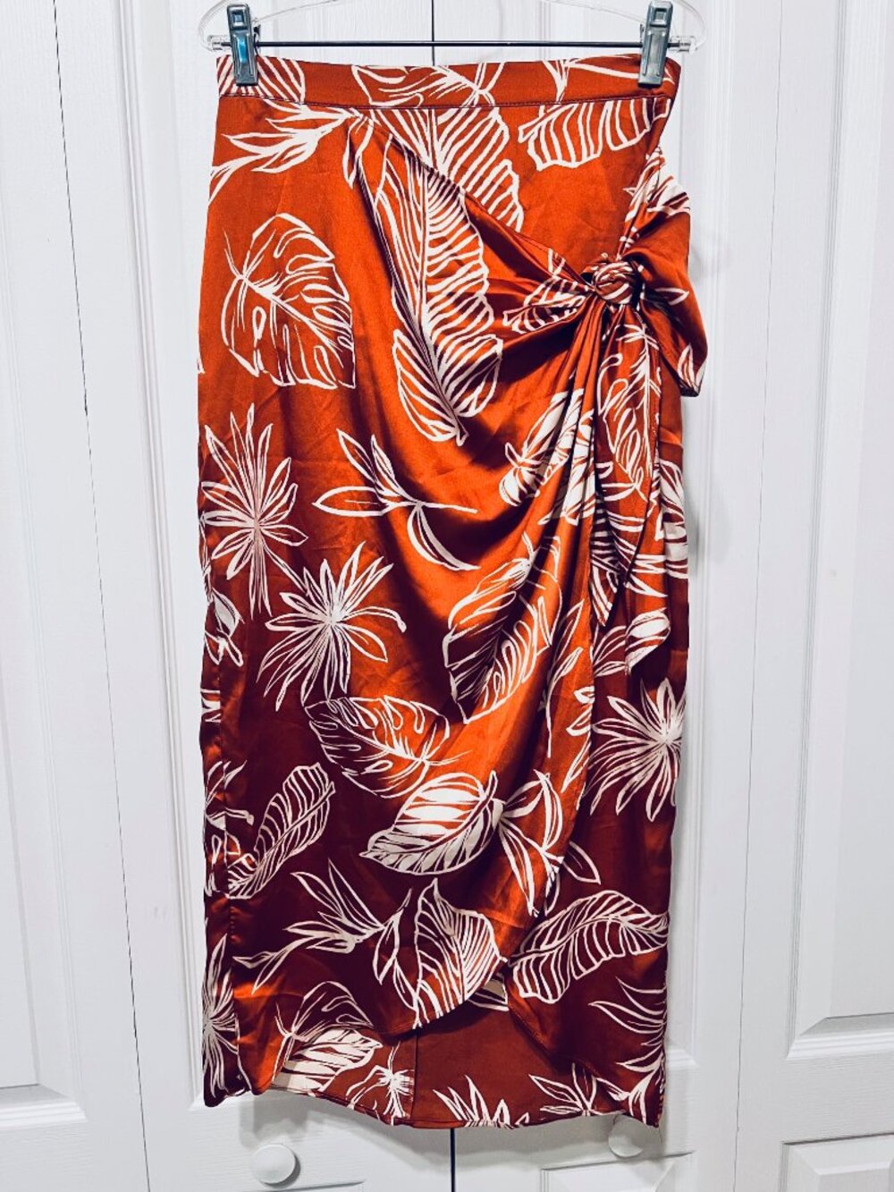 Forever 21 Contemporary Wrap Tie Side Long Skirt-Tropical Rust/Cream-Size Small